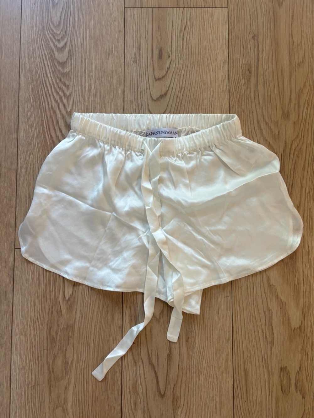 NWOT Daphne Newman 100% Silk White Drawstring Lounge Shorts